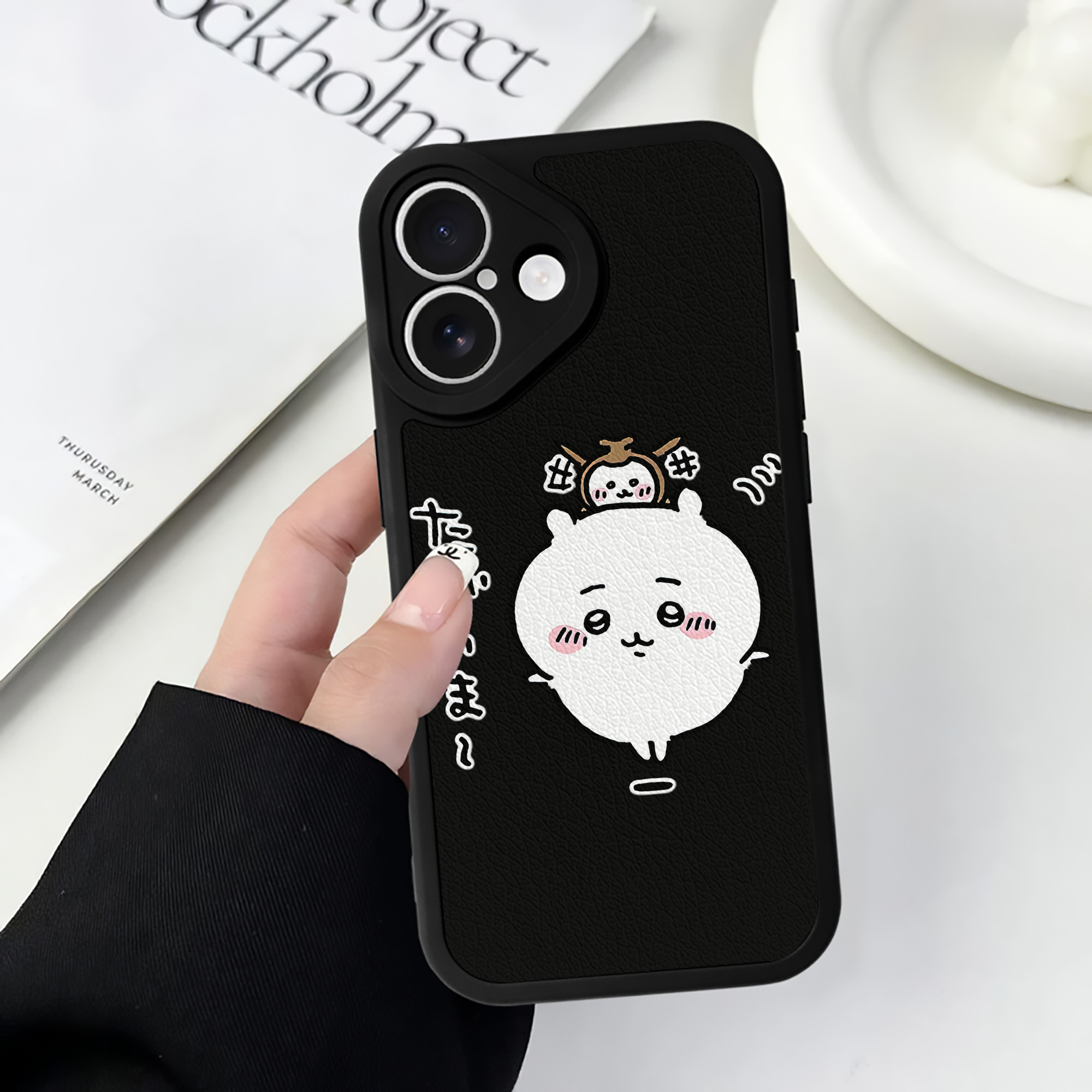 （画像用） ちいかわ ちいかわ Chii-kawa chiikawa 【iPhone 16シリーズ対応】シリコンスマホケース（レザー調） 材質：シリコン